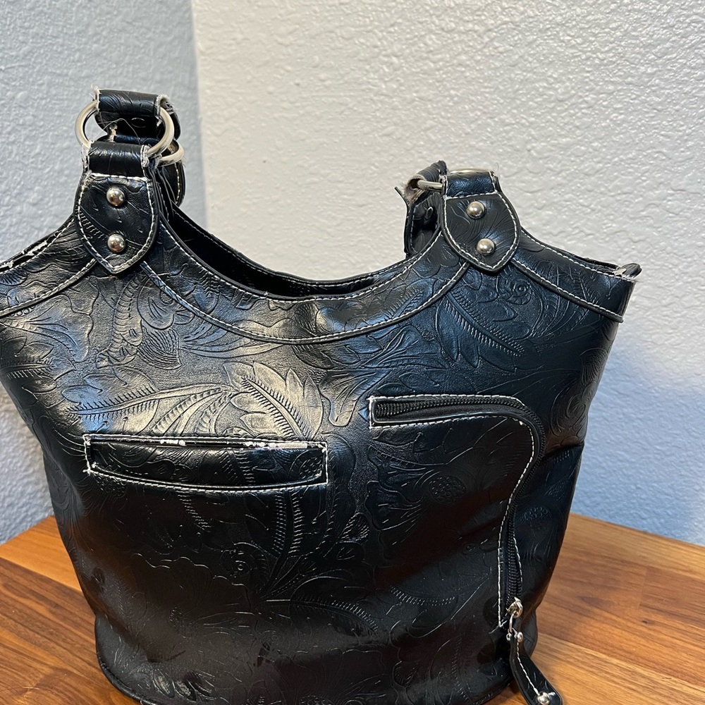 Elegant Black and Gray Embroidered Women's Shoulder Bag - Picture 5 of 12